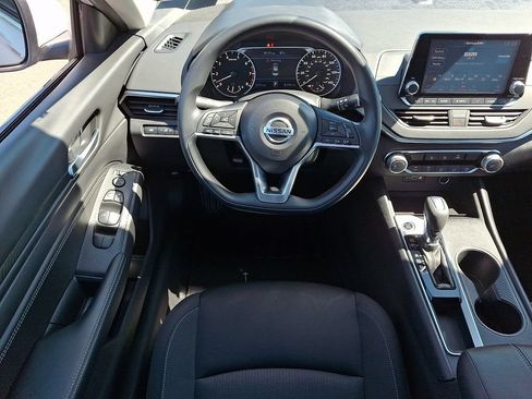 Used 2020 Nissan Altima 2.5 S FWD image 11