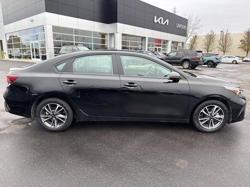 Used 2023 Kia Forte LXS w/ LXS Technology Package image 8