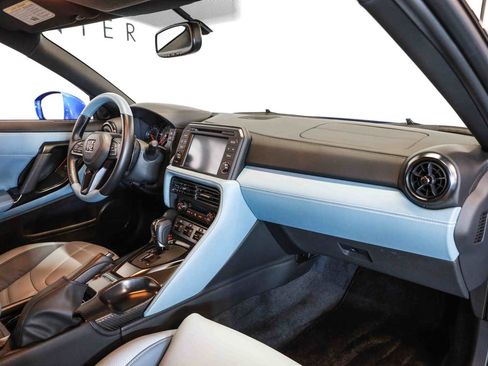 Used 2024 Nissan GT-R w/ Floor Mat Package AWD/4WD image 32