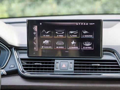 Used 2021 Audi Q5 e Premium w/ Convenience Package image 13