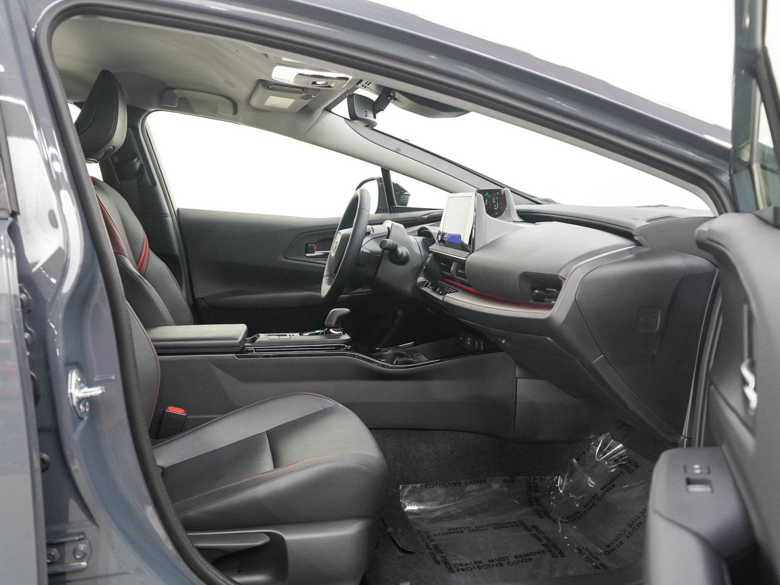 Used 2026 Toyota Prius Plug-In Hybrid FWD image 11