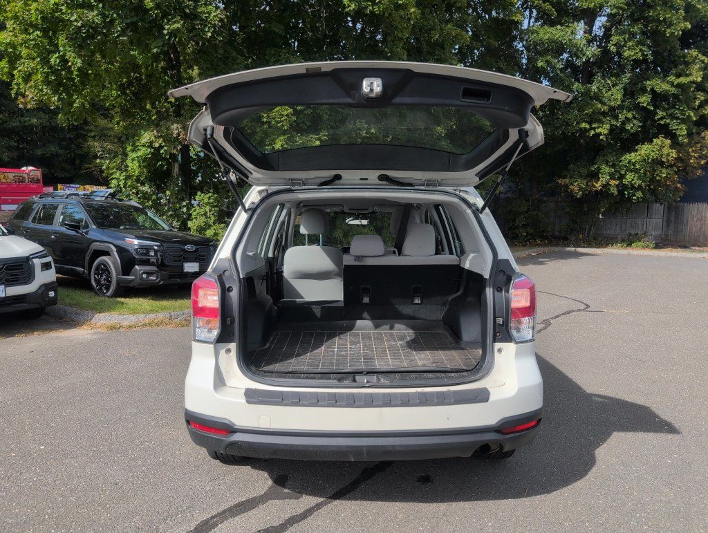Used 2017 Subaru Forester 2.5i w/ Alloy Wheel Package AWD/4WD image 32