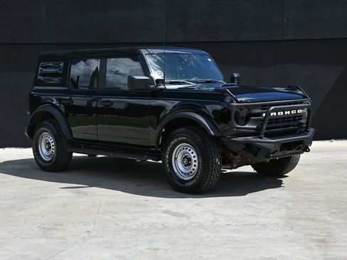 Used 2021 Ford Bronco 4-Door image 2