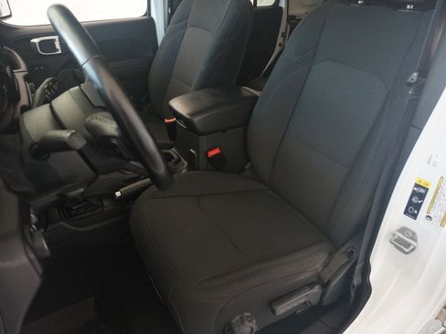 Used 2020 Jeep Wrangler Unlimited Sport S image 16