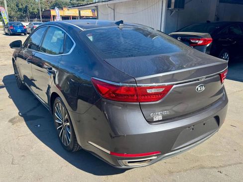 Used 2018 Kia Cadenza Premium image 12