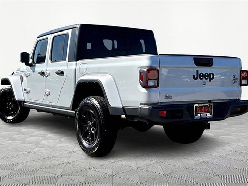 Used 2022 Jeep Gladiator Sport image 13