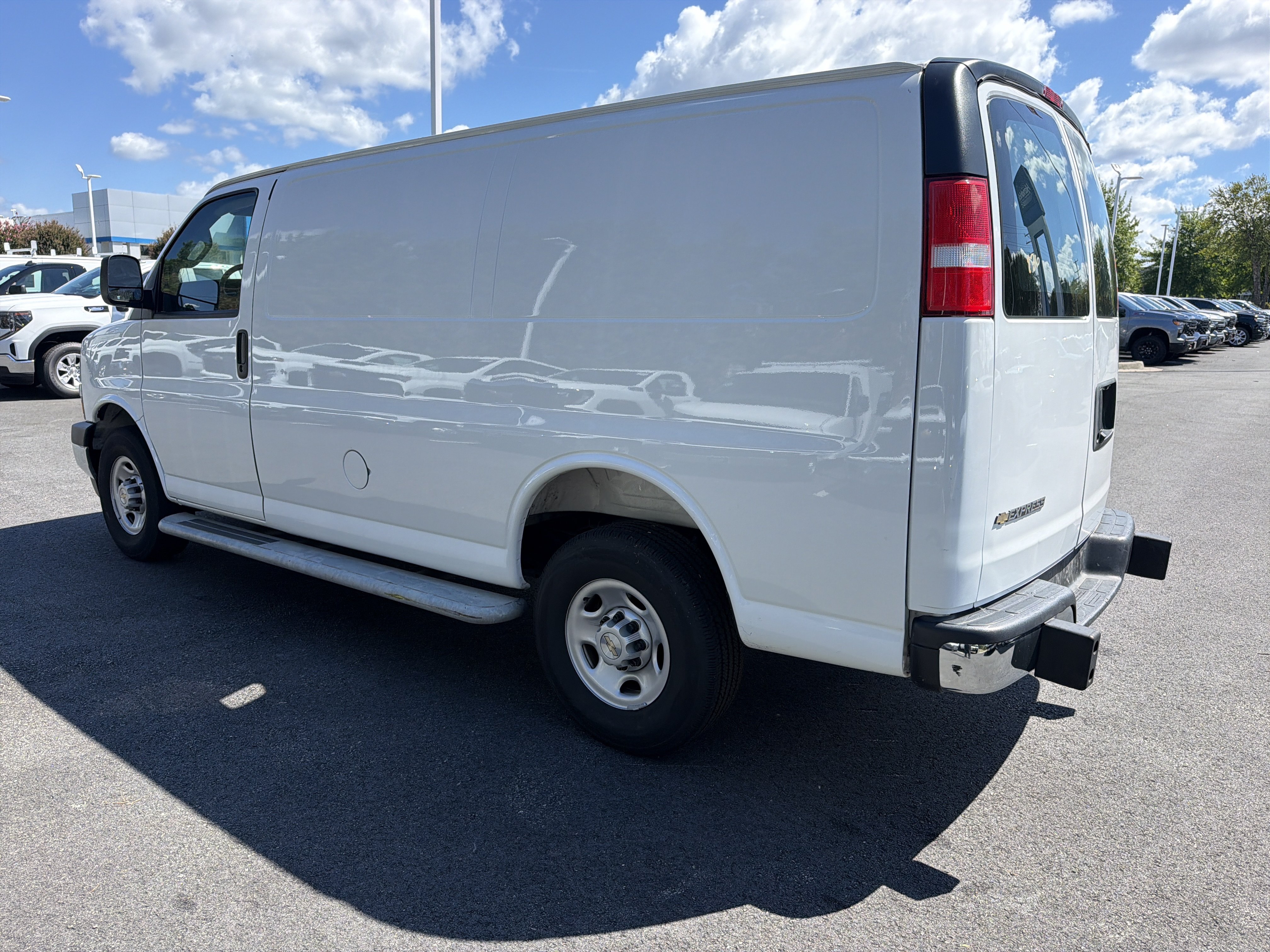 Used 2025 Chevrolet Express 2500 w/ Driver Convenience Package RWD image 8