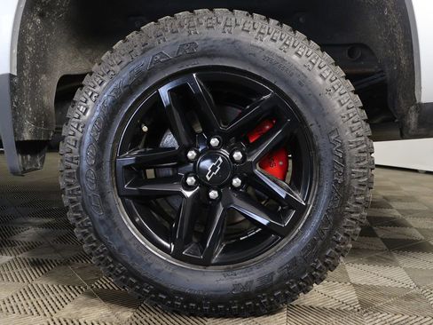 Used 2021 Chevrolet Silverado 1500 LT Trail Boss w/ Convenience Package II AWD/4WD image 18