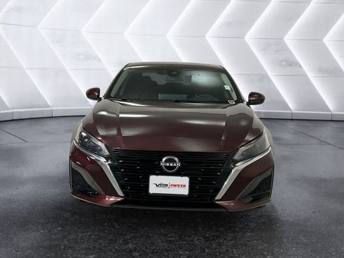 Used 2024 Nissan Altima 2.5 SV w/ SV Premium Package FWD image 2