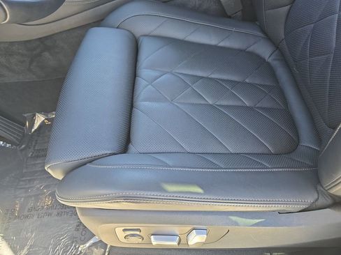 Used 2024 BMW X5 xDrive50e w/ Parking Assistance Package image 33