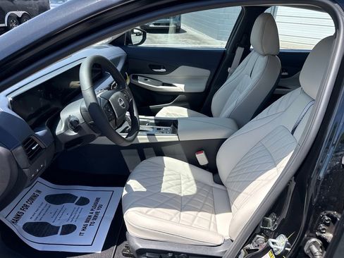 New 2026 Nissan Sentra SL FWD image 9
