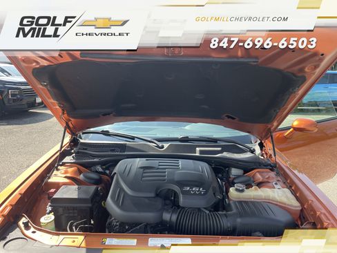 Used 2011 Dodge Challenger RWD image 9