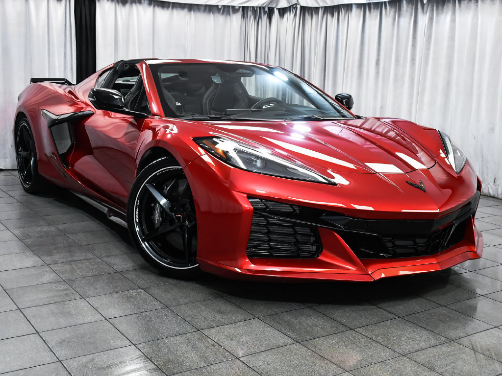Used 2025 Chevrolet Corvette E-Ray AWD/4WD image 3