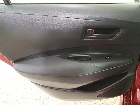 Used 2022 Toyota Corolla LE image 14