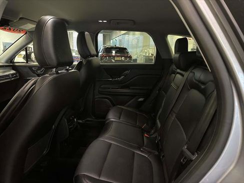 Used 2022 Lincoln Corsair Standard w/ Equipment Group 101A image 9