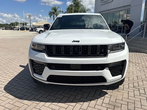 New 2026 Jeep Grand Cherokee L Limited AWD/4WD image 3