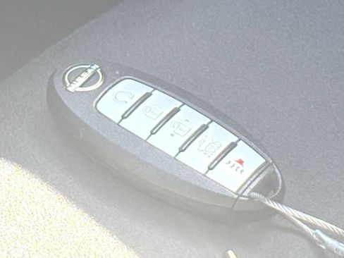 Used 2025 Nissan Altima 2.5 SV FWD image 19
