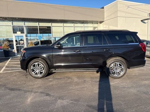 Used 2025 Ford Expedition Active image 6