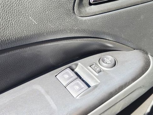 Used 2022 Chevrolet Colorado LT w/ Fleet Safety Package image 32