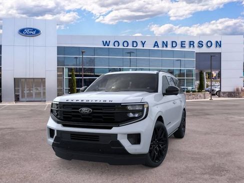 New 2026 Ford Expedition Platinum w/ Stealth Performance Package AWD/4WD image 2