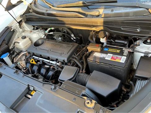 Used 2013 Hyundai Tucson GLS image 36