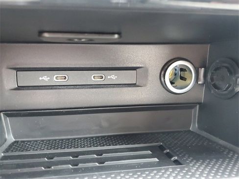 New 2025 Volkswagen Taos SE image 32