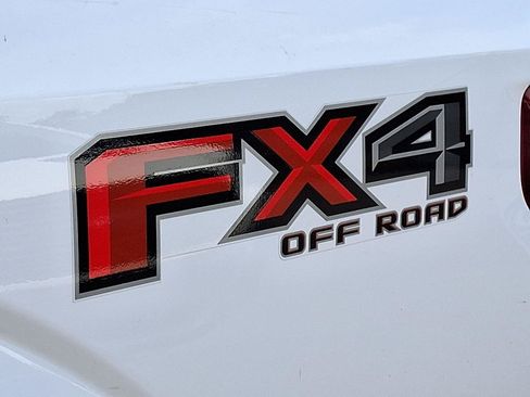 Used 2019 Ford F150 XLT w/ Equipment Group 302A Luxury AWD/4WD image 29