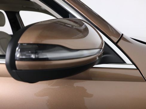 Used 2023 Mercedes-Benz EQB 300 4MATIC image 57