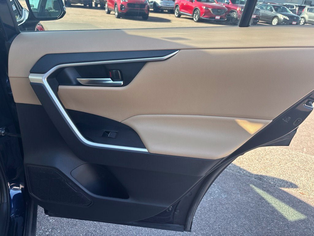 Used 2022 Toyota RAV4 XLE Premium FWD image 38
