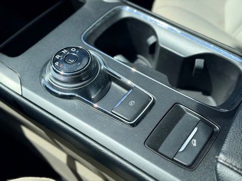 Used 2017 Ford Fusion SE FWD image 14