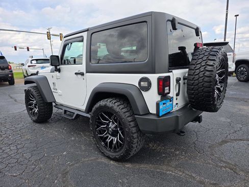 Used 2016 Jeep Wrangler Sport AWD/4WD image 5