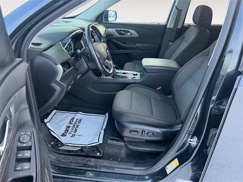 Used 2021 Chevrolet Traverse LT image 9