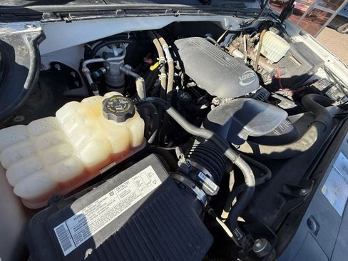 Used 2006 Chevrolet Silverado 2500 W/T image 24