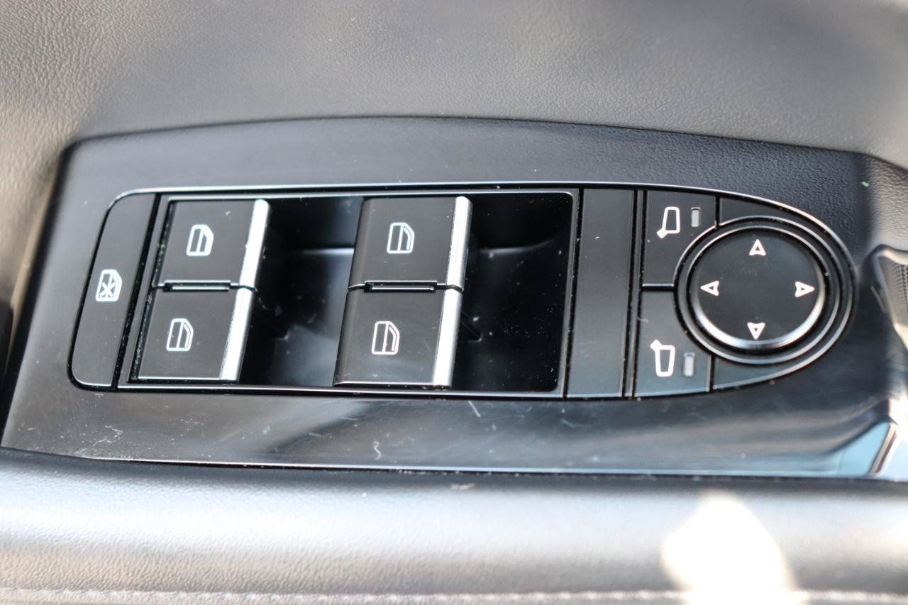 Used 2024 MAZDA MAZDA3 s FWD image 41