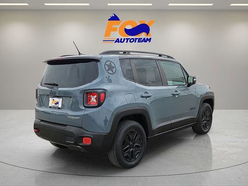 Used 2017 Jeep Renegade Trailhawk AWD/4WD image 4