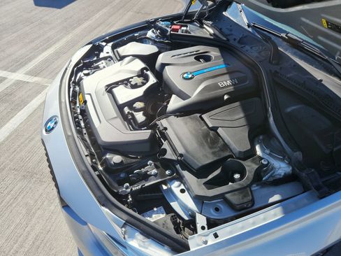 Used 2018 BMW 330e image 30