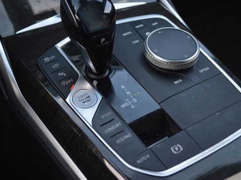 Used 2019 BMW 330i Sedan w/ Premium Package image 23