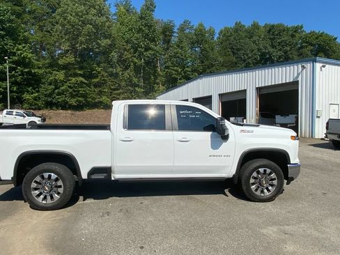 Used 2026 Chevrolet Silverado 2500 LT w/ All Star Edition AWD/4WD image 4