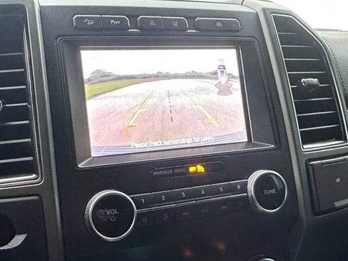 Used 2020 Ford Expedition Max XLT w/ Equipment Group 202A AWD/4WD image 9