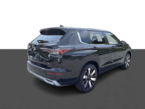 New 2025 Mitsubishi Outlander SE image 4