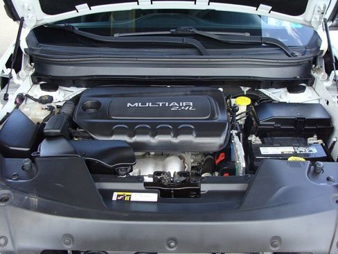 Used 2017 Jeep Cherokee Sport image 33