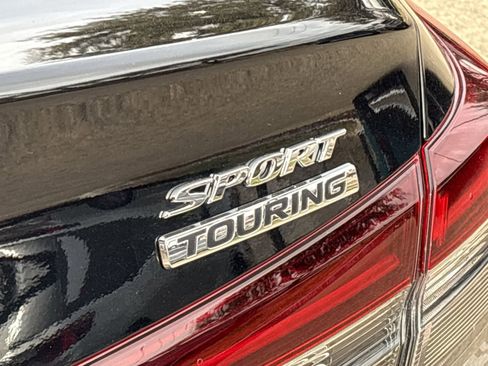 Certified 2025 Honda Civic Sport Touring image 19