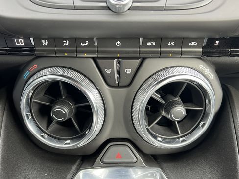 Used 2022 Chevrolet Camaro LT image 28