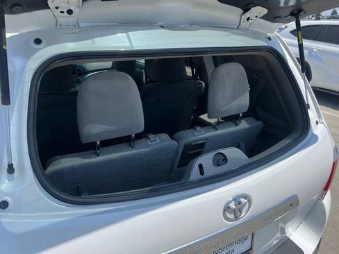 Used 2013 Toyota Highlander Plus FWD image 10