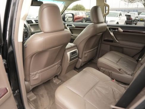 Used 2017 Lexus GX 460 image 12