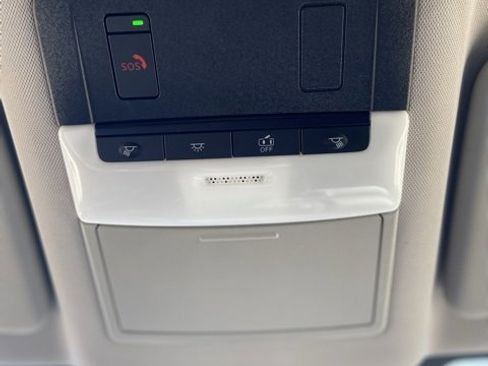 Used 2022 Nissan Rogue SV image 24