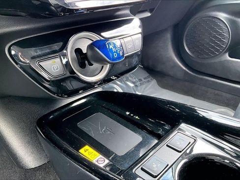 Used 2022 Toyota Prius Prime XLE FWD image 35
