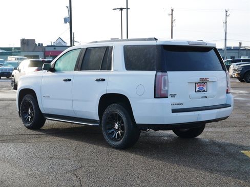 Used 2019 GMC Yukon SLT image 3