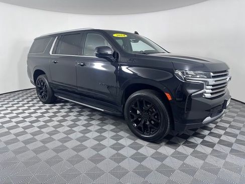 Used 2024 Chevrolet Suburban High Country AWD/4WD image 3