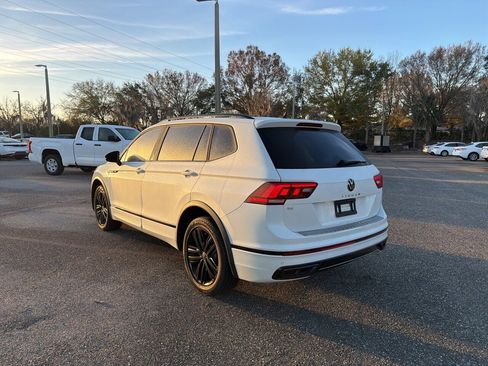Used 2022 Volkswagen Tiguan SE R-Line image 3